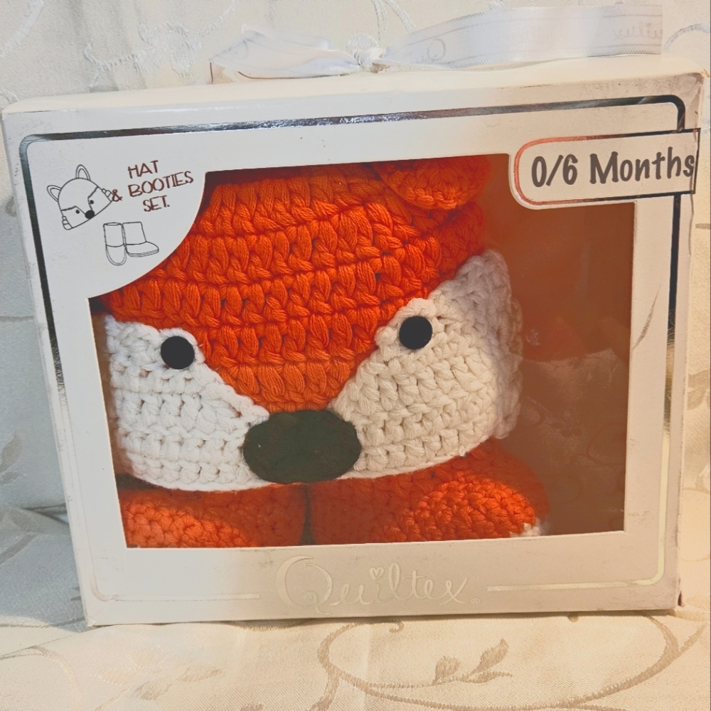 Quiltex Knitted/Crocheted Baby Hat Bootie 0-6 Months Orange and White Fox